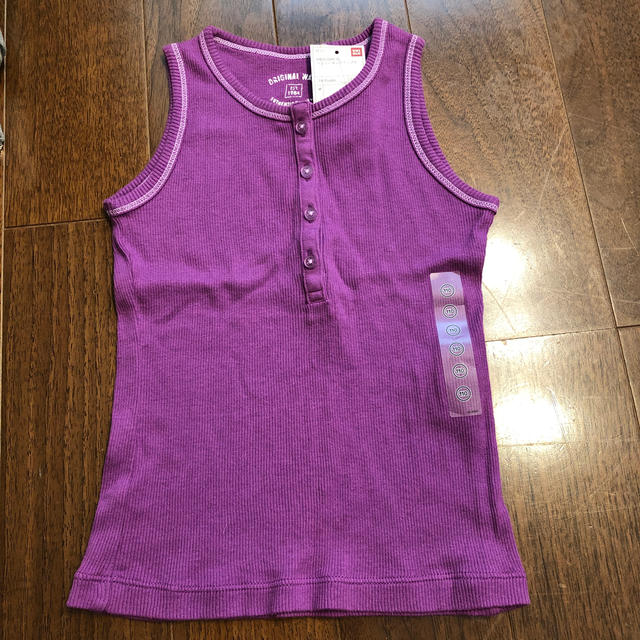 UNIQLO(ユニクロ)のユニクロ タンクトップ110 キッズ/ベビー/マタニティのキッズ服女の子用(90cm~)(Tシャツ/カットソー)の商品写真