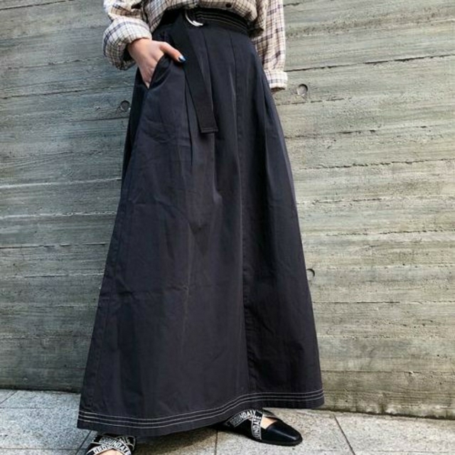 PAGEBOY(ページボーイ)のリップストップフレアスカート　黒　PAGEBOY レディースのスカート(ロングスカート)の商品写真