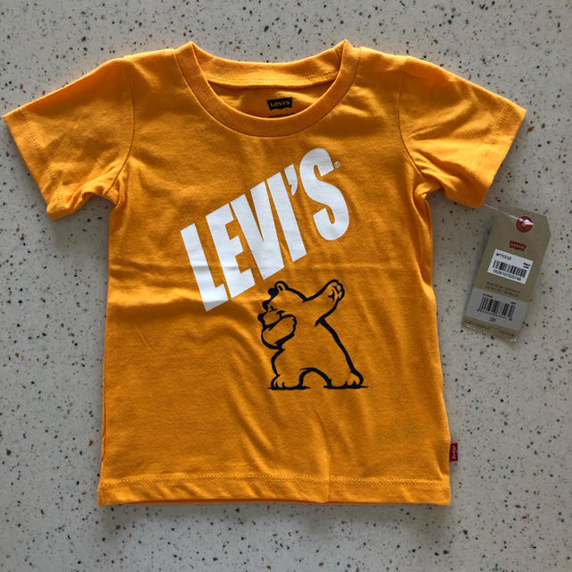 Levi's(リーバイス)のLEVIS オレンジ Tシャツ 85 キッズ/ベビー/マタニティのベビー服(~85cm)(Ｔシャツ)の商品写真