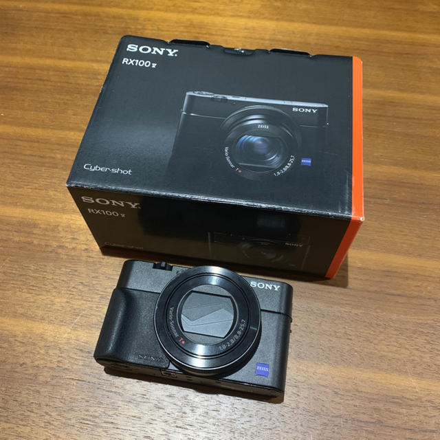 SONY 高級コンデジ RX100M5