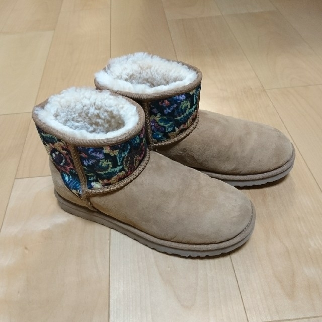 UGG ショートブーツ 花柄 25㎝ クラシックミニ