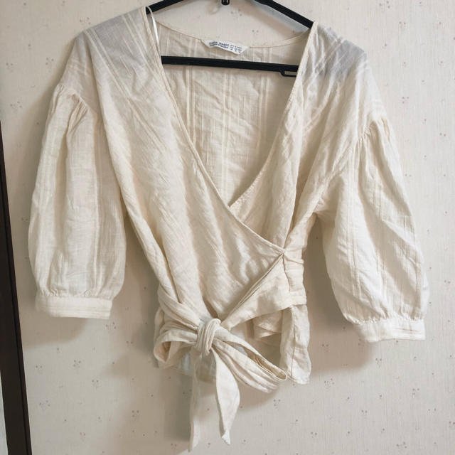 ZARA(ザラ)のゆみんみ　さん レディースのトップス(シャツ/ブラウス(長袖/七分))の商品写真