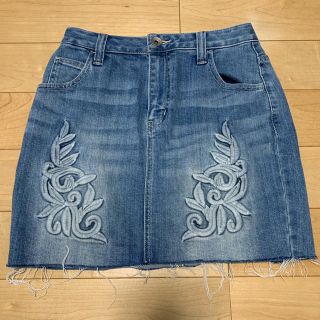 リエンダ(rienda)のrienda エンブロイダリーデニムスカート size26  12T(ミニスカート)