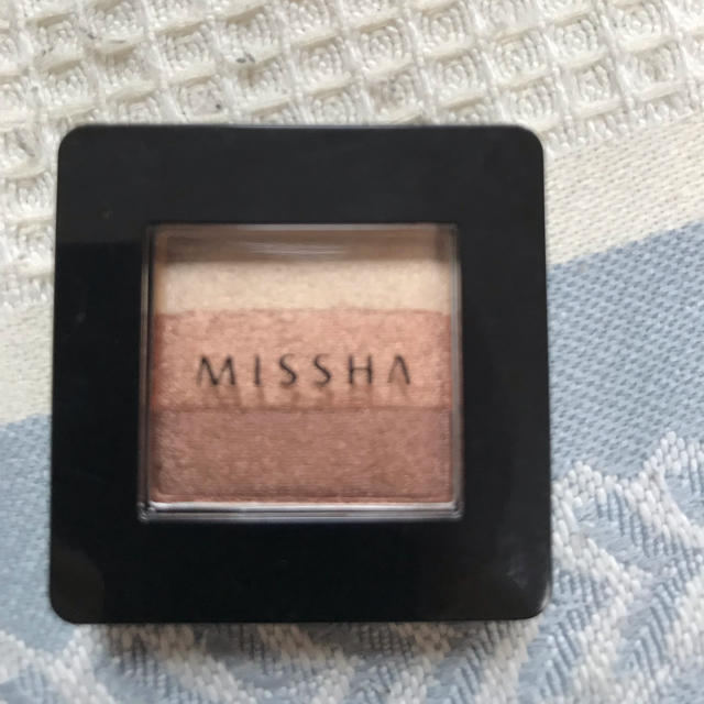 MISSHA(ミシャ)のMISSHA トリプルシャドウ 03 コスメ/美容のベースメイク/化粧品(アイシャドウ)の商品写真