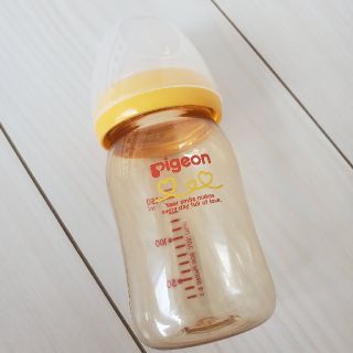 ピジョン(Pigeon)のピジョン 母乳実感 哺乳びん プラスチック製 160ml オレンジイエロー

(哺乳ビン)