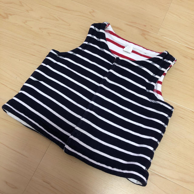 babyGAP(ベビーギャップ)のbaby Gap リバーシブルベスト キッズ/ベビー/マタニティのベビー服(~85cm)(その他)の商品写真