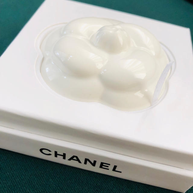 CHANEL(シャネル)のCHANEL ❤︎ ノベルティ カメリア ディフューザー コスメ/美容のリラクゼーション(アロマディフューザー)の商品写真