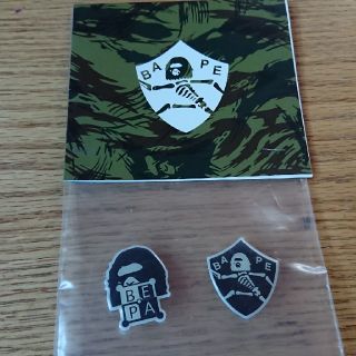 アベイシングエイプ(A BATHING APE)の新品未開封 アベイシングエイプ ピンバッジ セット(バッジ/ピンバッジ)