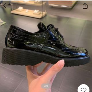 プラダ(PRADA)のプラダ オックスフォード 黒エナメル(ローファー/革靴)