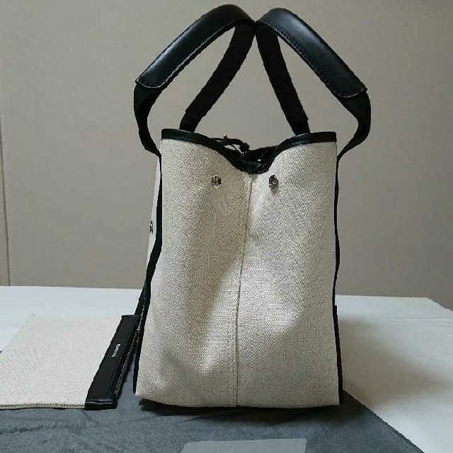 バレンシアガ(BALENCIAGA) ネイビーカバ トートバッグS！新品！新ロゴ