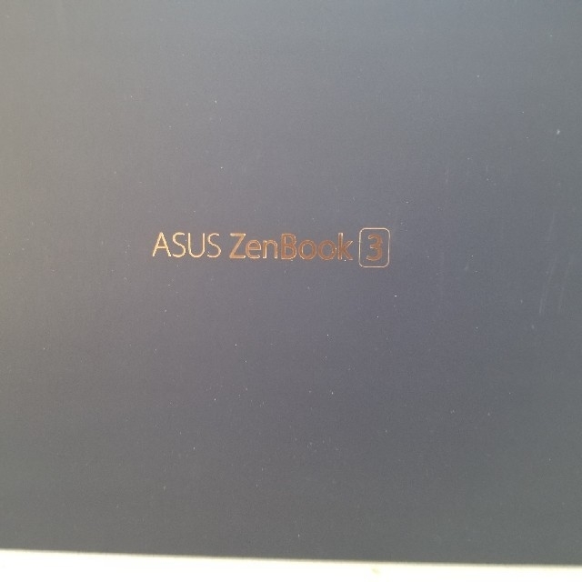 ASUS ZenBook3 UX390U 2