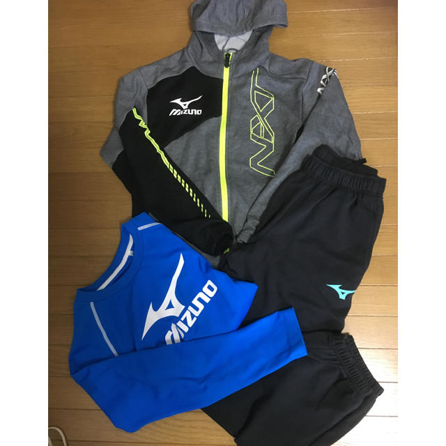 MIZUNO(ミズノ)のミズノ スウェットパーカー スウェットパンツ 長袖Tシャツ 150 160㎝ スポーツ/アウトドアのトレーニング/エクササイズ(トレーニング用品)の商品写真