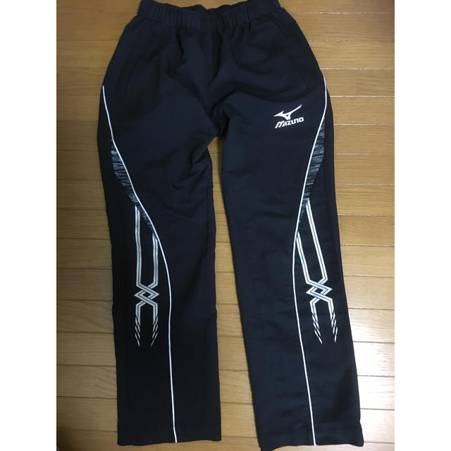 MIZUNO(ミズノ)のミズノ スウェットパーカー スウェットパンツ 長袖Tシャツ 150 160㎝ スポーツ/アウトドアのトレーニング/エクササイズ(トレーニング用品)の商品写真