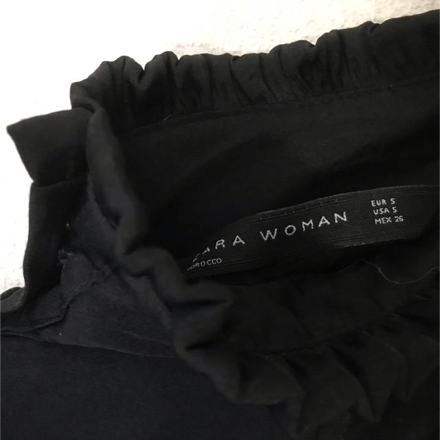 ZARA(ザラ)のザラ 黒ブラウス レディースのトップス(シャツ/ブラウス(長袖/七分))の商品写真