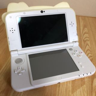 ニンテンドー3DS(ニンテンドー3DS)のニンテンドー3DS本体 ハローキティカバー付き(携帯用ゲーム機本体)