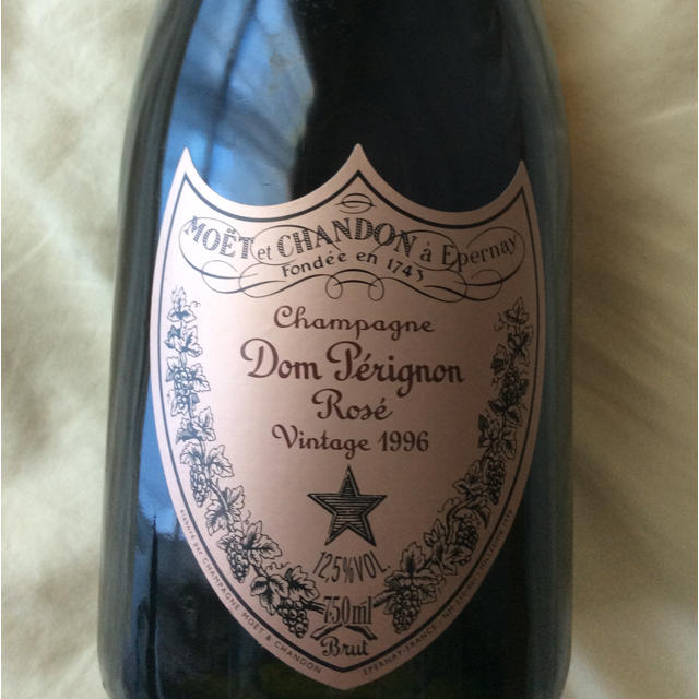 Dom Pérignon(ドンペリニヨン)のドンペリ  ロゼ  1996   ヴィンテージ★ 食品/飲料/酒の酒(シャンパン/スパークリングワイン)の商品写真