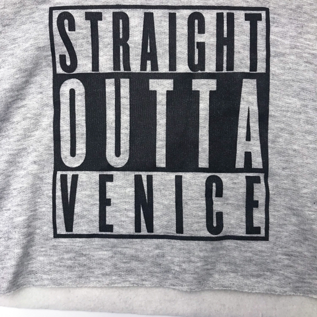 パーカー　STRAIGHT OUTTA VENICE レディースのトップス(パーカー)の商品写真