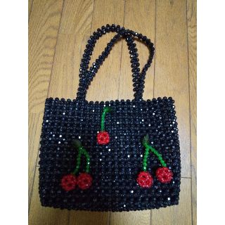 ザラ(ZARA)のブラックビーズバッグ👜チェリー(ショルダーバッグ)