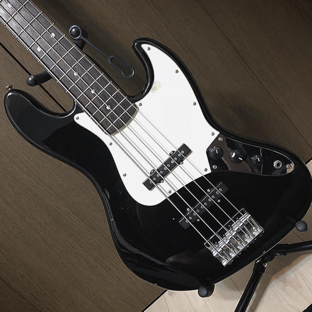 Fender - スクワイヤー 5弦 ジャズベース Squier by Fender の通販 by saito_shop｜フェンダーならラクマ