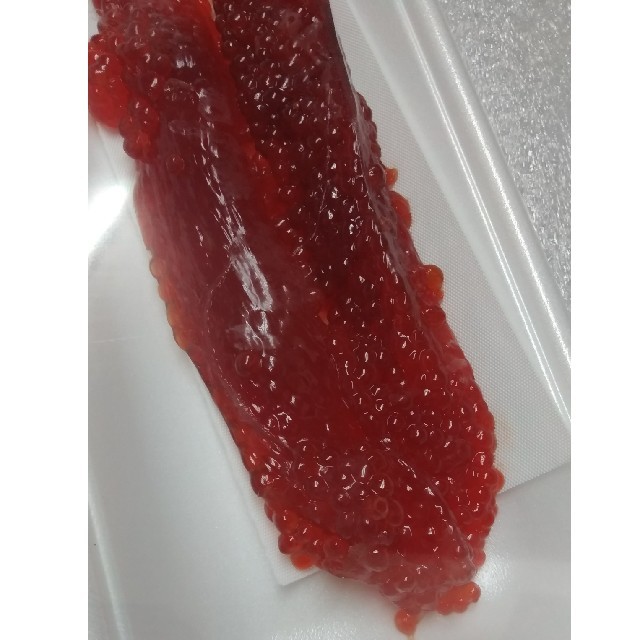 すじこの通販　北海道加工　醤油味紅鮭筋子(アメリカ産)　shop｜ラクマ　1キロ(500g×2)　魚卵　by　グル's