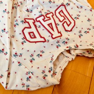 ギャップ(GAP)のGAP 花柄ボディオール 80〜90㎝(カバーオール)