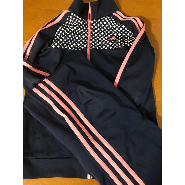 adidas(アディダス)のadidasジャージ  上下  Tシャツ3点セット キッズ/ベビー/マタニティのキッズ服女の子用(90cm~)(その他)の商品写真