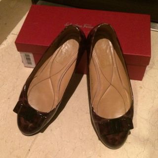 サルヴァトーレフェラガモ(Salvatore Ferragamo)のフェラガモ パンプス(バレエシューズ)