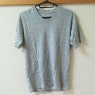 ユニクロ(UNIQLO)のユニクロ　Tシャツ グレイ メンズ Mサイズ(Tシャツ/カットソー(半袖/袖なし))