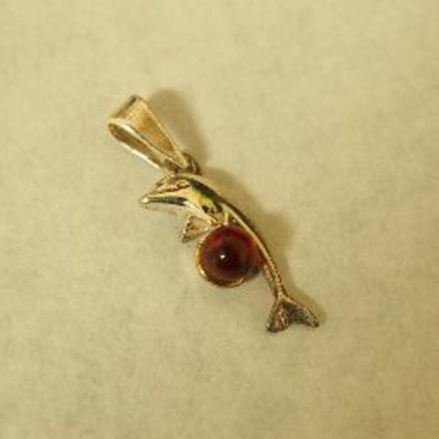 ベルセレージュ ペンダントトップ(①トルマリン、②琥珀イルカ) レディースのアクセサリー(ネックレス)の商品写真