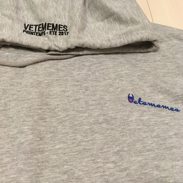 Balenciaga(バレンシアガ)のvetememes Gray Cropped Varsity Hoodie2XL メンズのトップス(パーカー)の商品写真