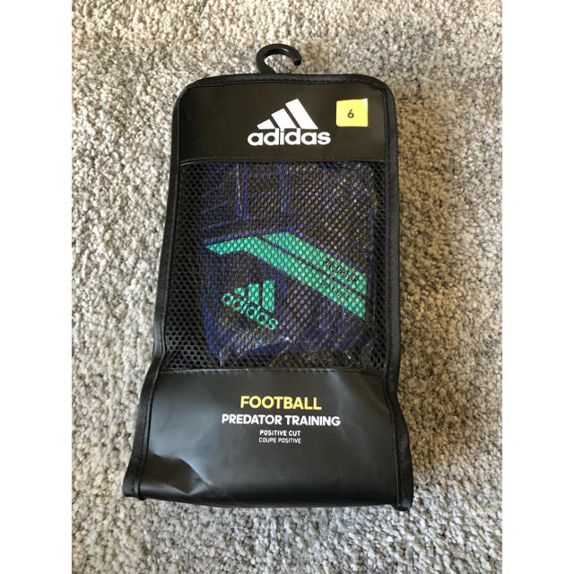 adidas(アディダス)の「新品未使用」サッカーグローブ キッズ サイズ6号　小学低学年 スポーツ/アウトドアのサッカー/フットサル(その他)の商品写真