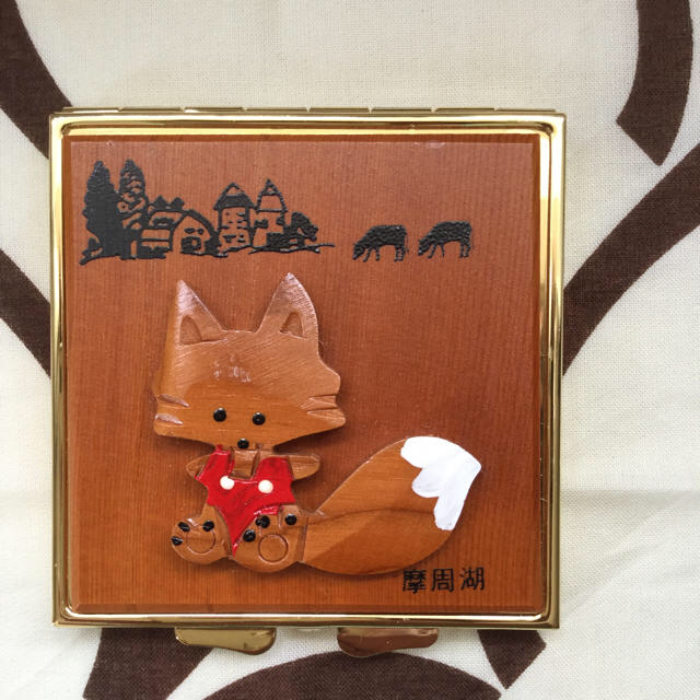 手鏡  [摩周湖] キタキツネ ♥︎ レディースのファッション小物(ミラー)の商品写真