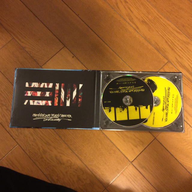 ONE OK ROCK(ワンオクロック)のone ok rock 2015 35xxxv DVD エンタメ/ホビーのDVD/ブルーレイ(ミュージック)の商品写真