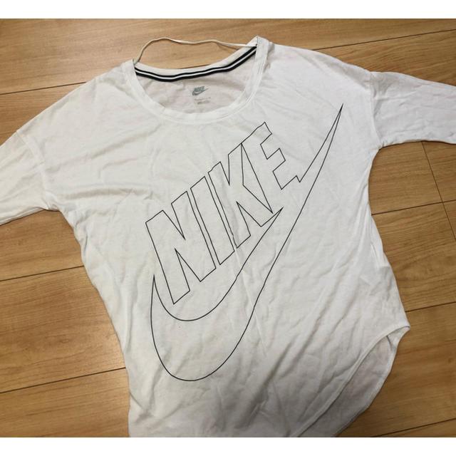 NIKE(ナイキ)のNIKE長袖 レディースのトップス(Tシャツ(長袖/七分))の商品写真