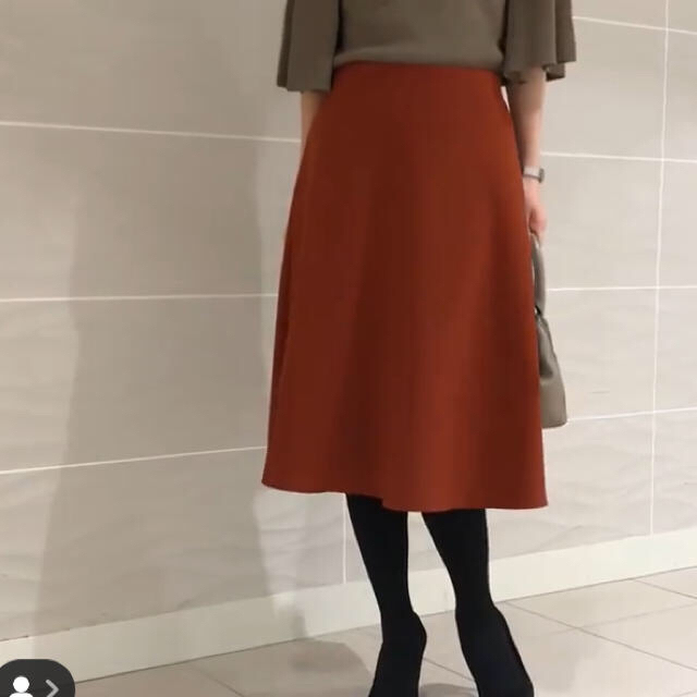 M-premier(エムプルミエ)のエムプルミエ    スカート 新品未使用 レディースのスカート(ひざ丈スカート)の商品写真