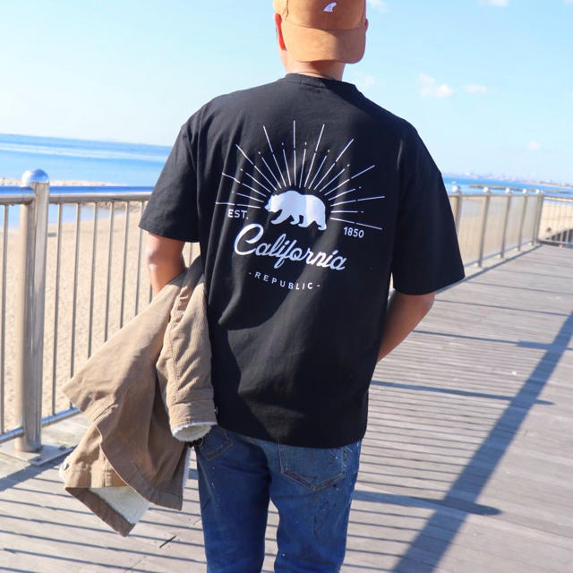 MSGM(エムエスジイエム)の秋のＴシャツコーデ☆LUSSO SURF LAビッグＴシャツ S☆RVCA メンズのトップス(Tシャツ/カットソー(半袖/袖なし))の商品写真