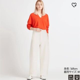 ユニクロ(UNIQLO)のUNIQLOのワイドフィットカーブジャージーパンツ 白 美品(カジュアルパンツ)