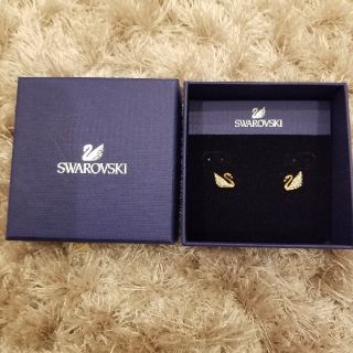 スワロフスキー(SWAROVSKI)のピアス(ピアス)