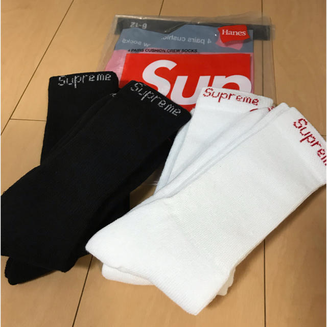 Supreme(シュプリーム)のSupreme®/Hanes® Crew Socks 4足セット メンズのレッグウェア(ソックス)の商品写真