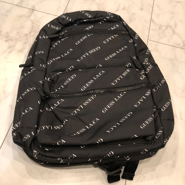 新品 guess リュック バッグ ゲス 黒バッグ