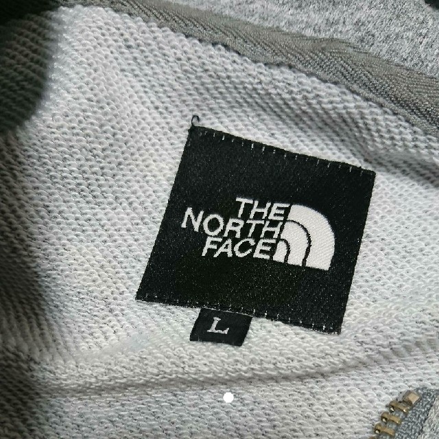 THE NORTH FACE(ザノースフェイス)のナオ様専用THENORTHFACEノースフェイス  スクエアロゴパーカー 
 メンズのトップス(パーカー)の商品写真