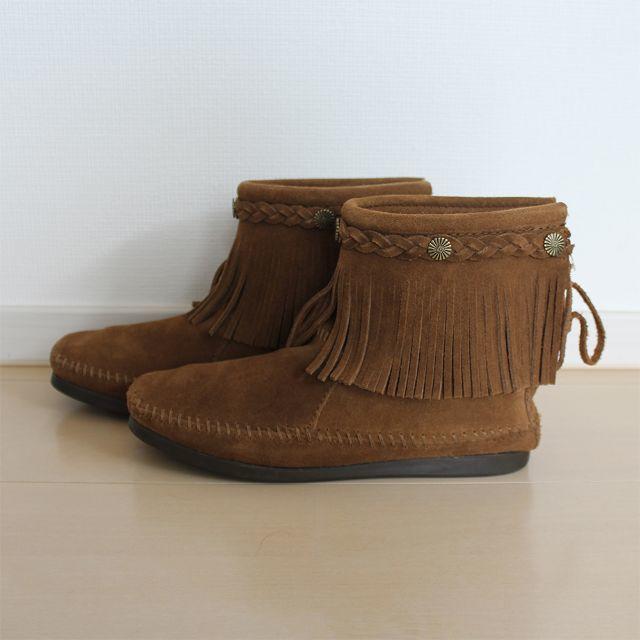 Minnetonka(ミネトンカ)のMINNETONKA(ミネトンカ) ハイトップバックジップフリンジブーツ レディースの靴/シューズ(ブーツ)の商品写真