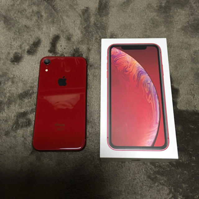 Apple(アップル)のiPhoneXR productRED スマホ/家電/カメラのスマートフォン/携帯電話(スマートフォン本体)の商品写真