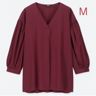 ユニクロ(UNIQLO)のユニクロ Vネック ボリュームスリーブ ブラウス Mサイズ／レッド 新品！(シャツ/ブラウス(長袖/七分))