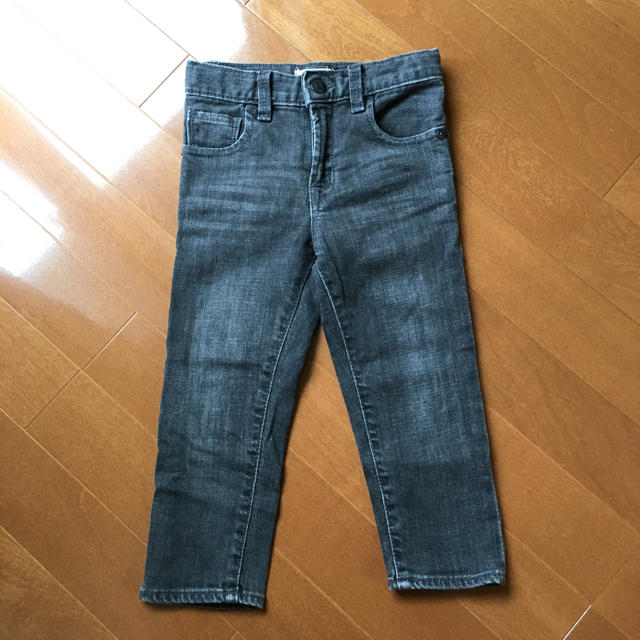 babyGAP(ベビーギャップ)のベビーギャップ スキニージーンズ 90 キッズ/ベビー/マタニティのキッズ服男の子用(90cm~)(パンツ/スパッツ)の商品写真