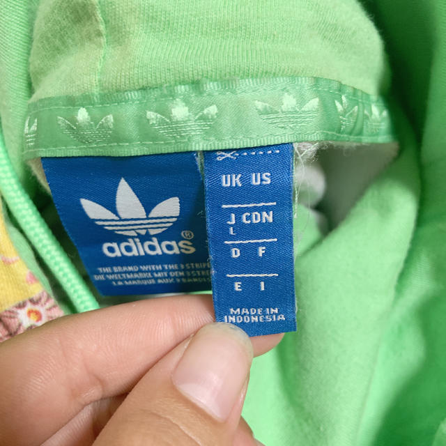 adidas(アディダス)のadidas originals パーカー レディースのトップス(パーカー)の商品写真