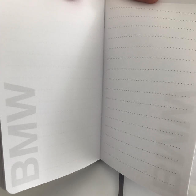 【未開封】BMW メモ帳 非売品 インテリア/住まい/日用品の文房具(ノート/メモ帳/ふせん)の商品写真