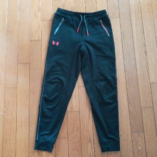 アンダーアーマー(UNDER ARMOUR)の【専用】アンダーアーマー　ジュニアパンツ　160(ウェア)