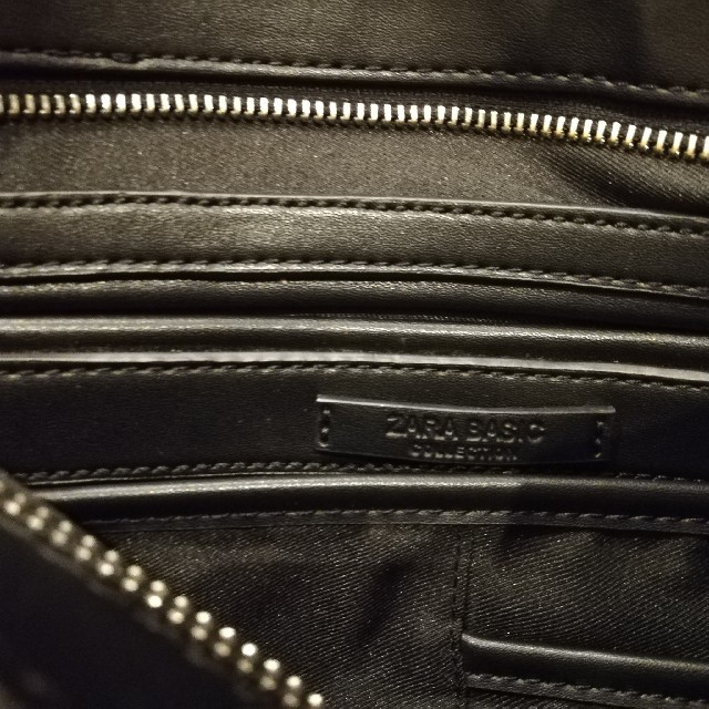 ZARA(ザラ)のZARA BASIC クラッチバッグ　美品　大きめ　黒　ブラック　機能性○ レディースのバッグ(クラッチバッグ)の商品写真