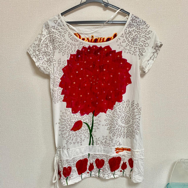 DESIGUAL(デシグアル)の デシグアル desigual カットソー Tシャツ 花柄 レディースのトップス(Tシャツ(半袖/袖なし))の商品写真